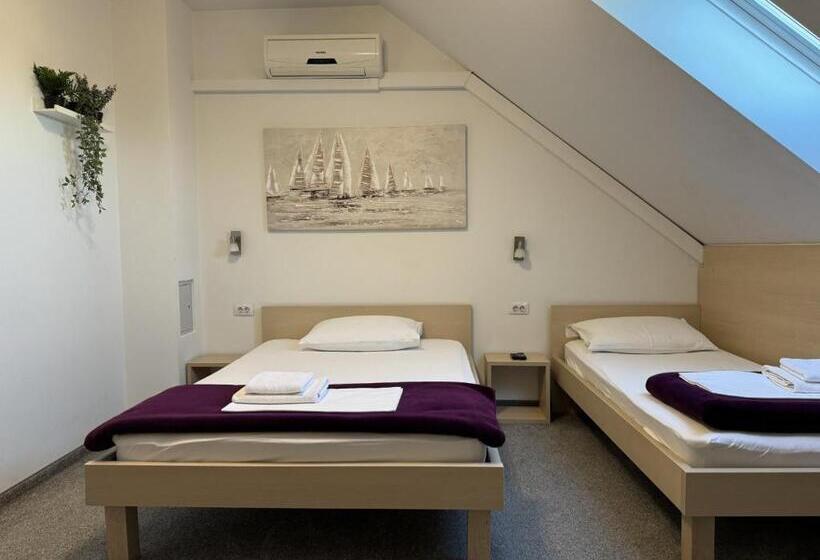 צימר Pansion Komfor Fitea