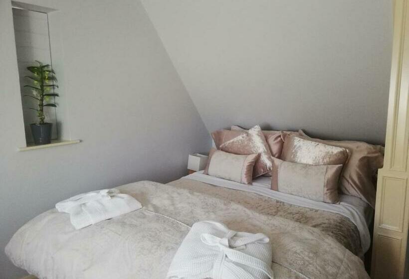 Bed and Breakfast Troy House