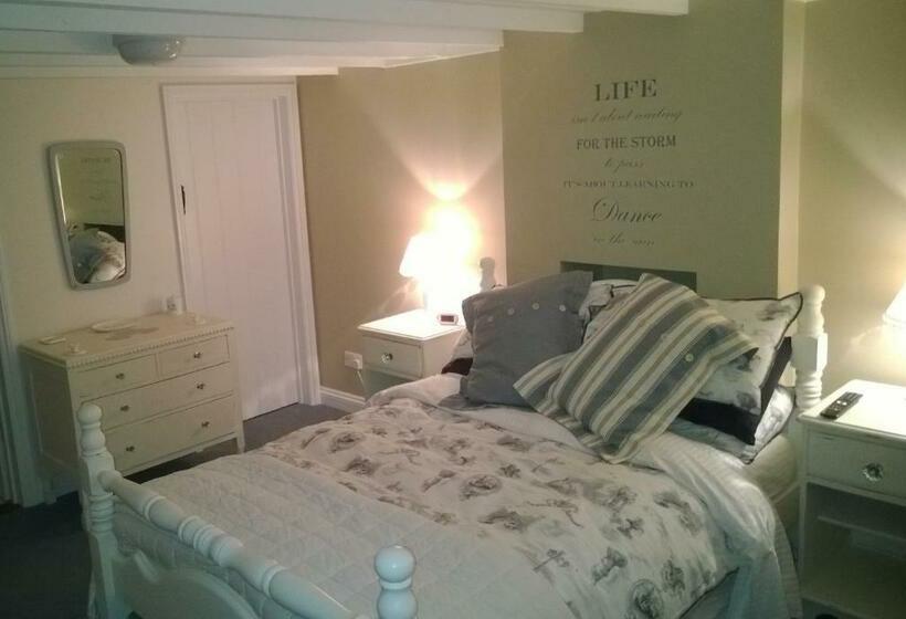 Bed and Breakfast Troy House