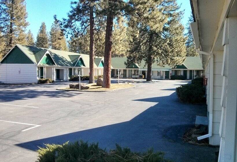 Green Gables Motel & Suites