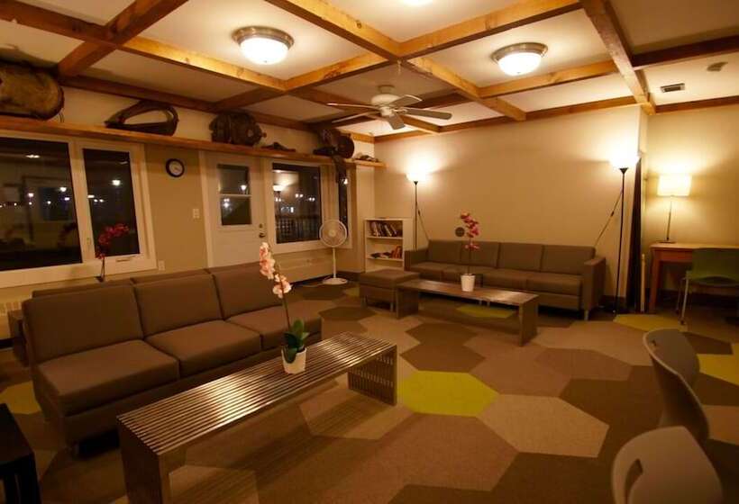 Hi Calgary City Centre   Hostel