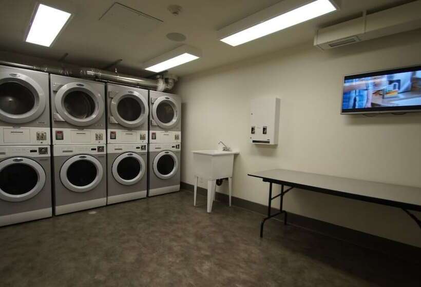 Hi Calgary City Centre   Hostel