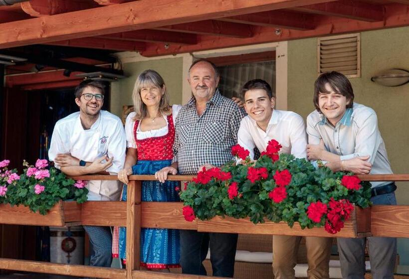 Отель Albergo Eden