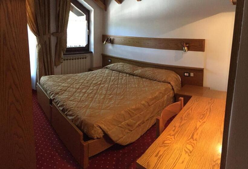 فندق Albergo Garni Martina
