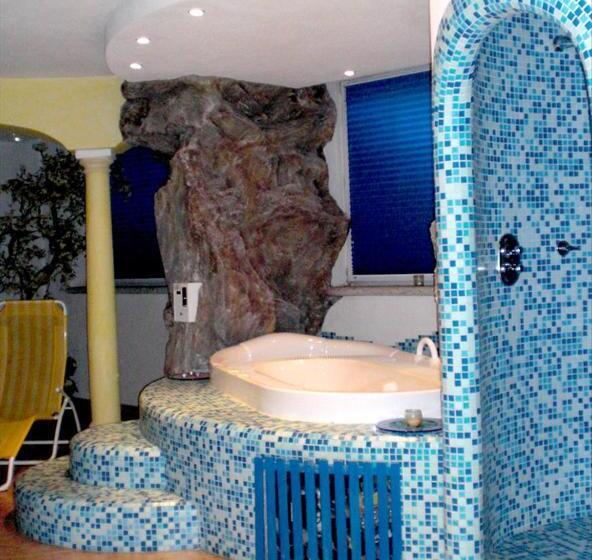 בית מלון כפרי Albergo Garni Martina