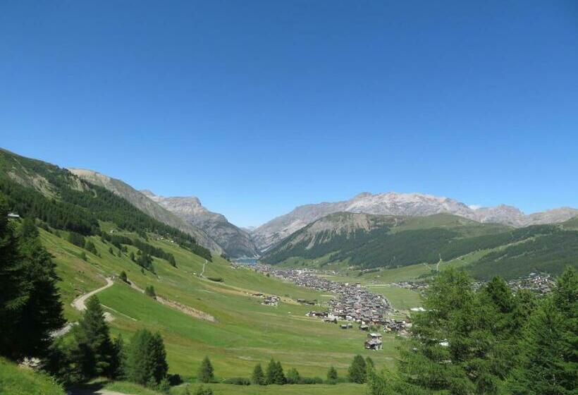 فندق Garni Gimea