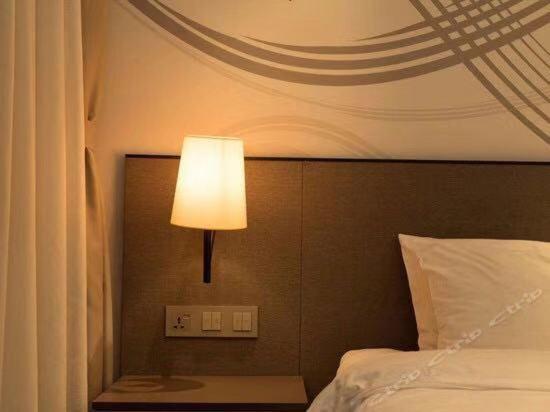 ホテル Home Inn Plus Lanzhou Zhangye Road Pedestrain Street