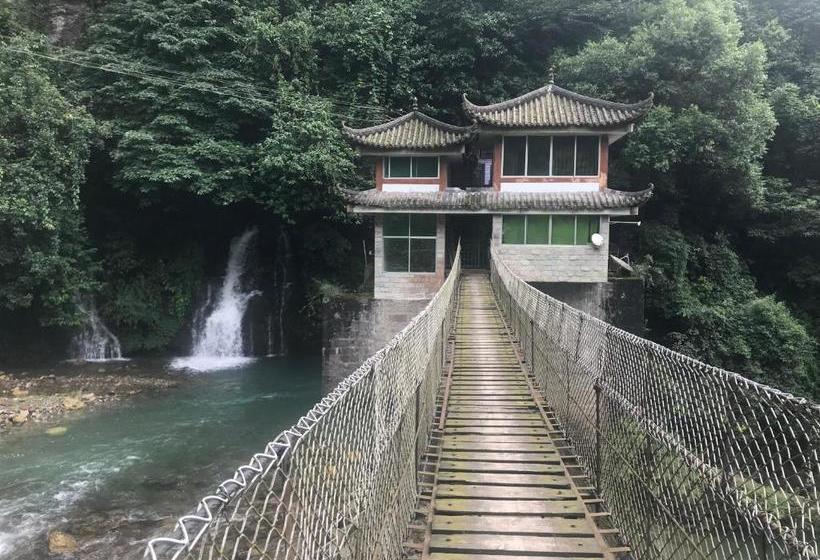 בית מלון כפרי Mount Emei Feng Lin Yue