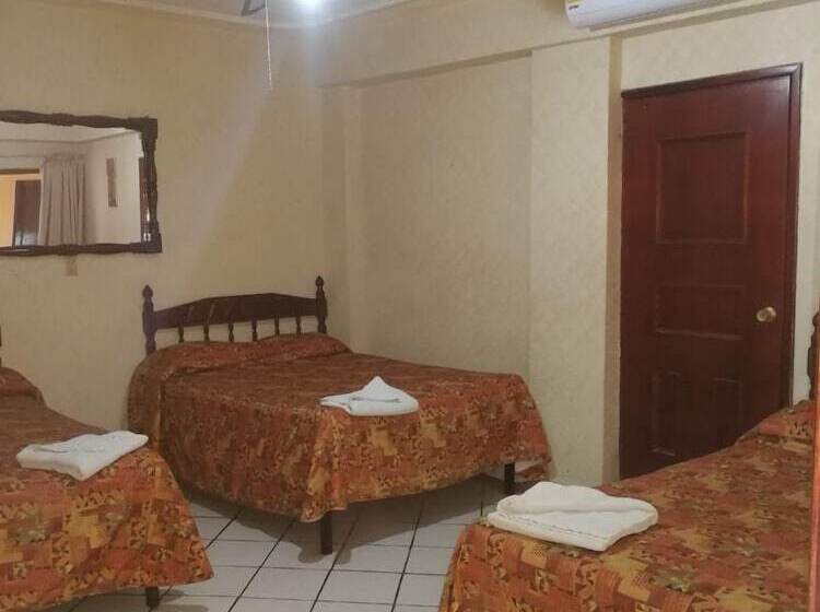 Отель Posada Del Marqués