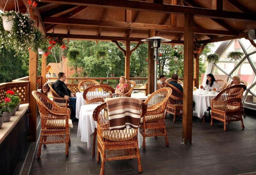 هتل Praha Wood House