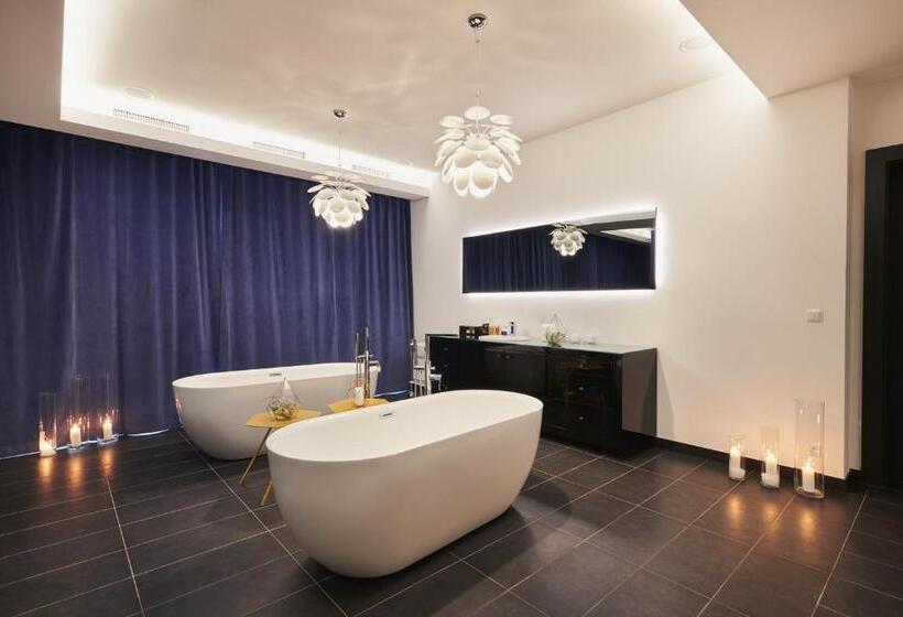 Отель Rezydencja Nosalowy Dwór