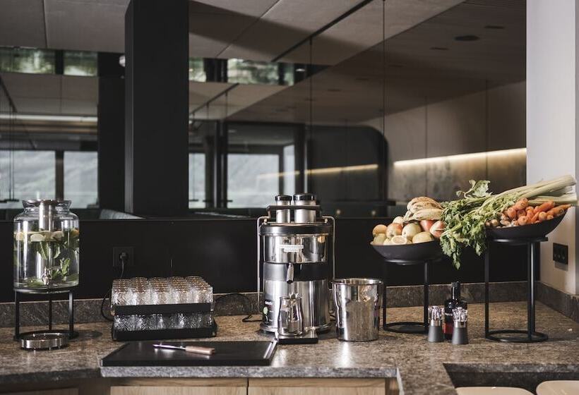 Отель Somvita Suites