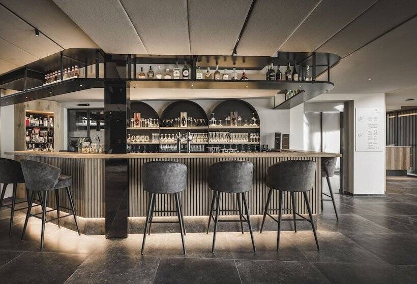 Отель Somvita Suites