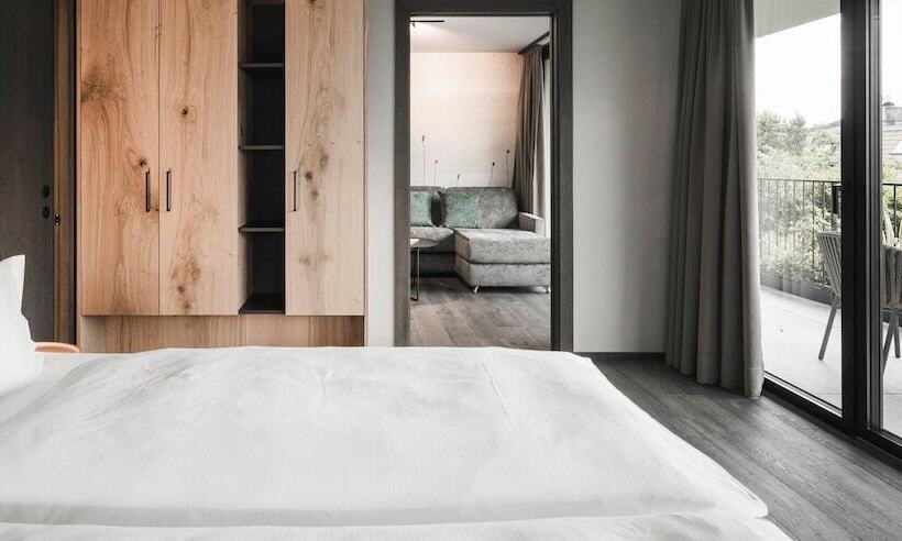 هتل Somvita Suites