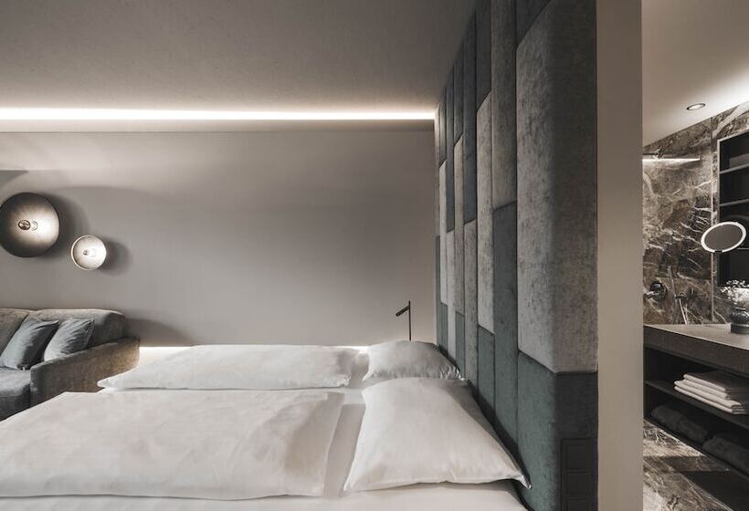 Отель Somvita Suites