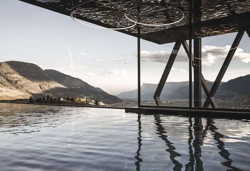 Отель Somvita Suites