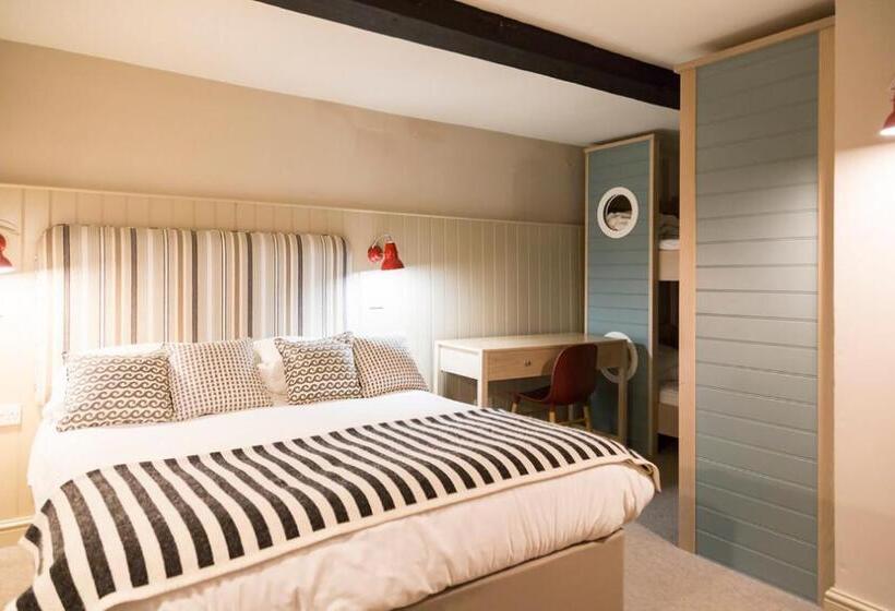 Отель The White Horse Blakeney