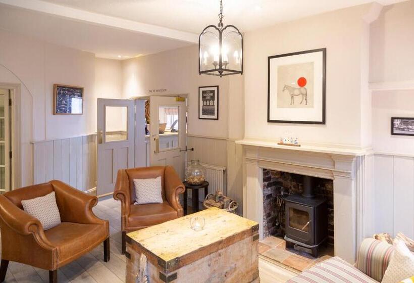 Отель The White Horse Blakeney