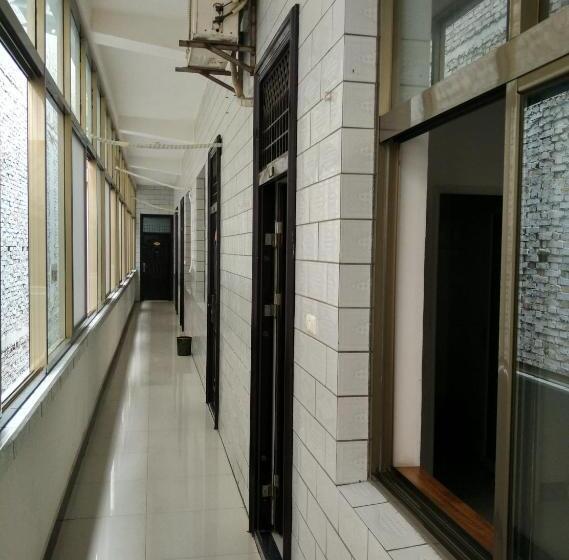 Huashan International Youth Hostel