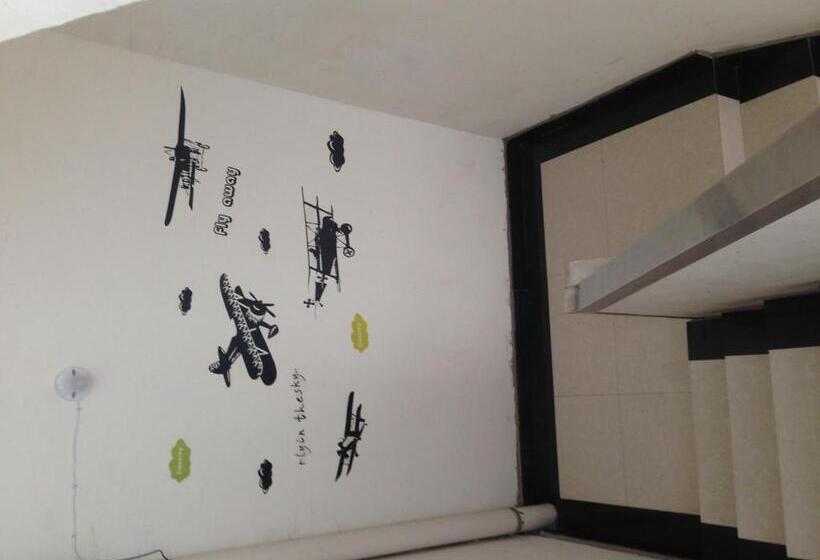 Huashan International Youth Hostel