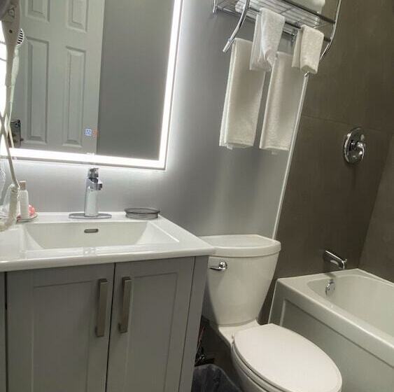 فندق على الطريق North Bay Inn