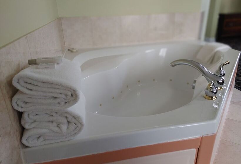 فندق على الطريق North Bay Inn