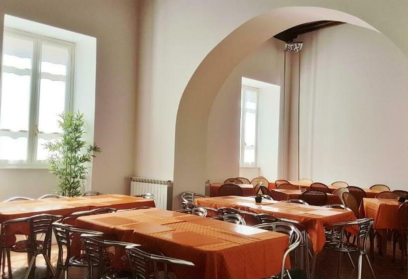 Ospitalia Del Mare Hostel