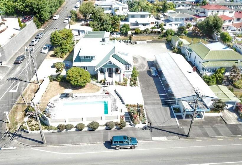 Picton House B&b And Motel