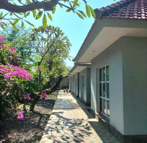 אתר נופש Seaside Lovina