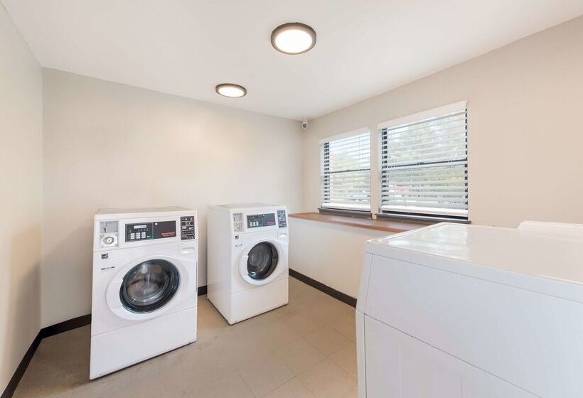 Best Western Fishkill Inn & Suites