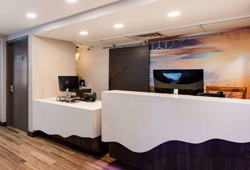 Best Western Fishkill Inn & Suites