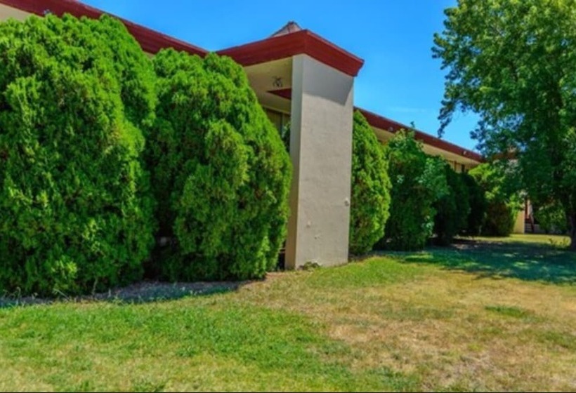 Executive Inn Hotel & Conference Centre