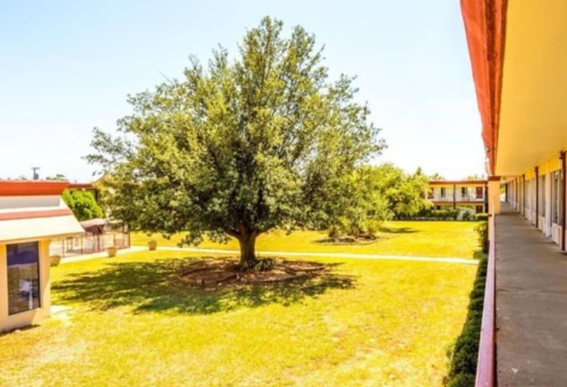 Executive Inn Hotel & Conference Centre