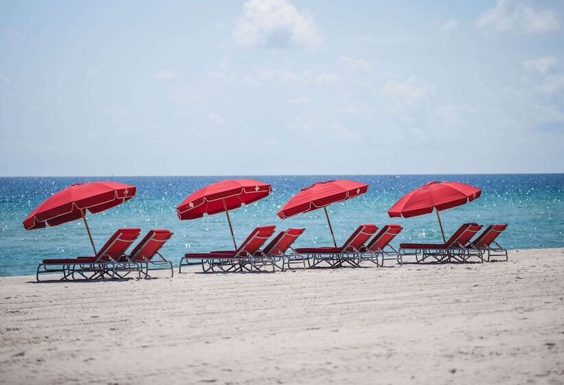 בית מלון כפרי Acqualina Resort And Residences