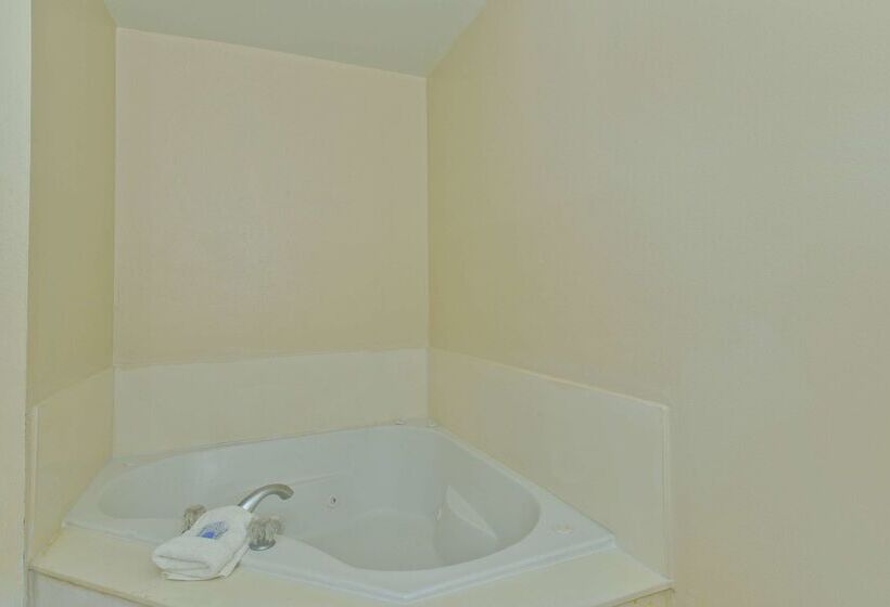 فندق Americas Best Value Inn & Suites Haltom City Ft. Worth