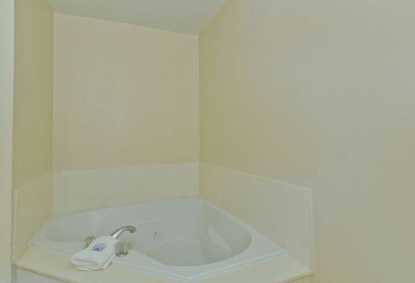 فندق Americas Best Value Inn & Suites Haltom City Ft. Worth