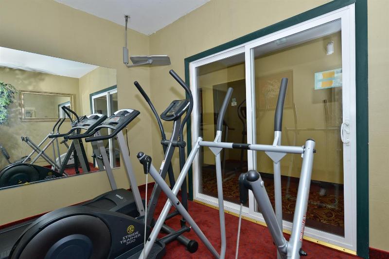 فندق Americas Best Value Inn & Suites Haltom City Ft. Worth