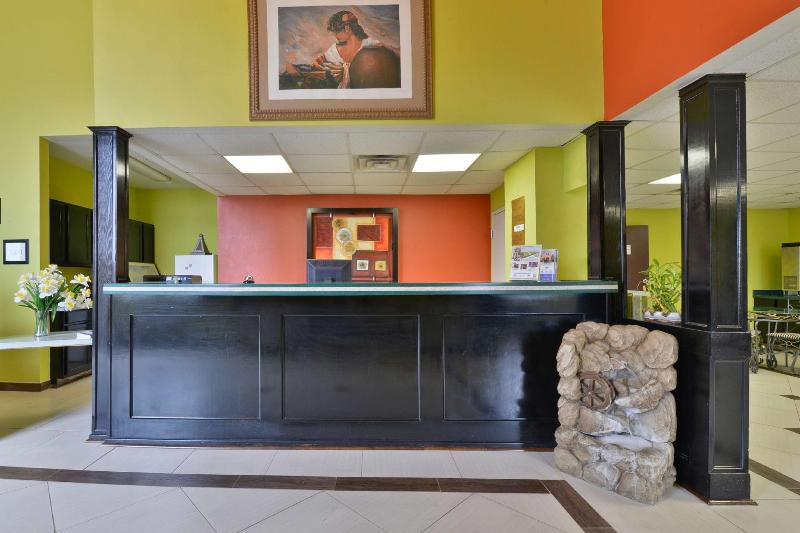 فندق Americas Best Value Inn & Suites Haltom City Ft. Worth