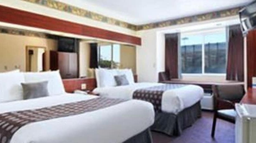 فندق Arya Inn & Suites