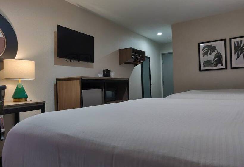 בית מלון כפרי Arya Inn & Suites