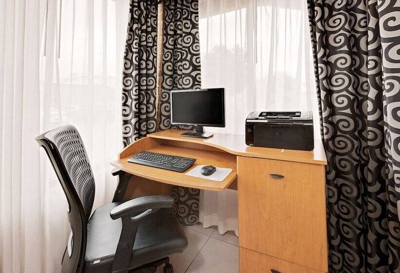 فندق Baymont By Wyndham Battle Creek Downtown