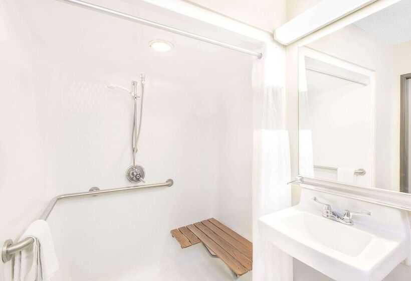 فندق Baymont By Wyndham Boone