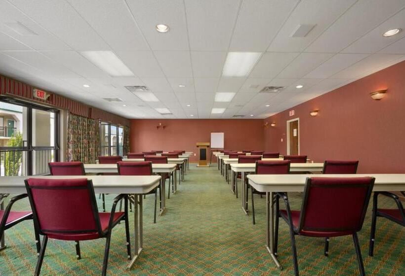 فندق Baymont By Wyndham Johnson City