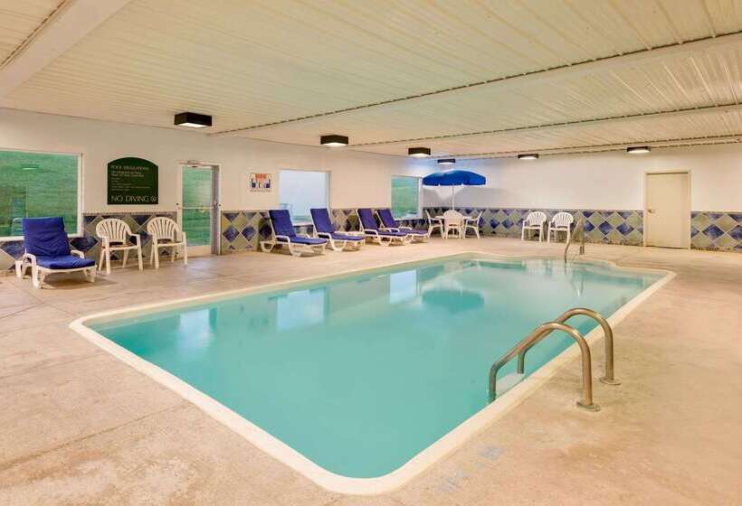 فندق Baymont By Wyndham Lawrenceburg