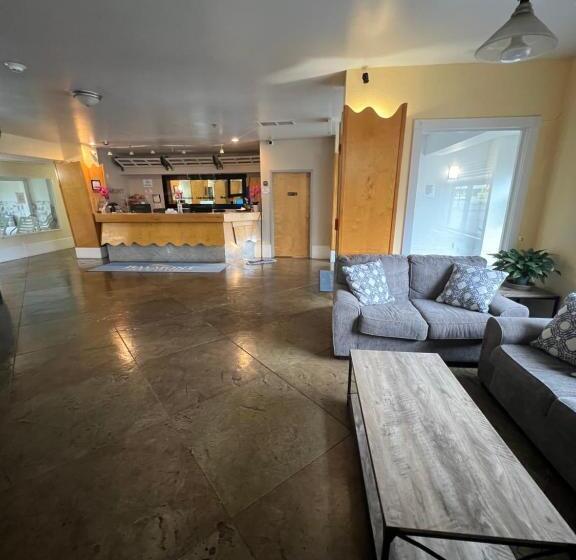 فندق Baymont By Wyndham Lawrenceburg