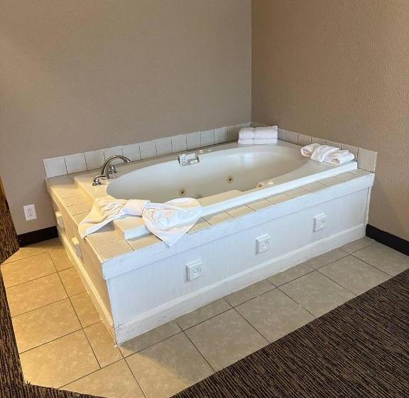 فندق Baymont By Wyndham Lawrenceburg