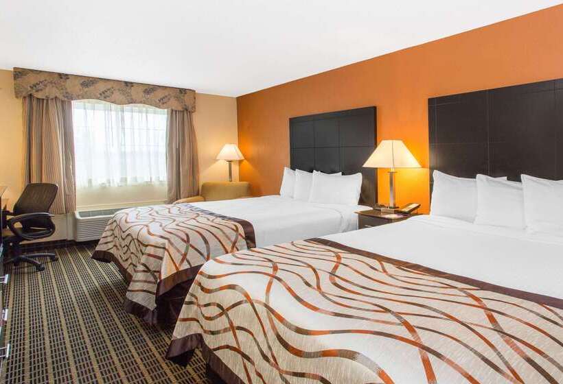 هتل Baymont By Wyndham Muskegon