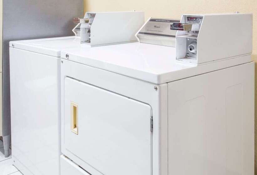 فندق Baymont By Wyndham Muskegon