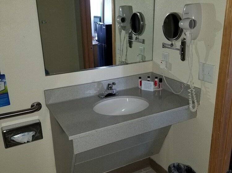 בית מלון כפרי Baymont By Wyndham Noblesville