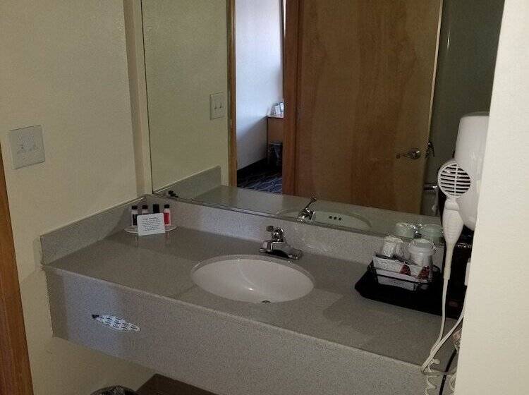 בית מלון כפרי Baymont By Wyndham Noblesville